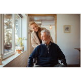 cuidadora idoso com alzheimer Vila Príncipe de Gales