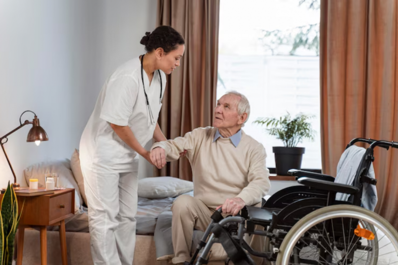 Acompanhante Home Care: Como Escolher o Profissional Ideal para Cuidar de Seus Entes Queridos Acompanhante Home Care: Como Escolher o Profissional Ideal para Cuidar de Seus Entes Queridos